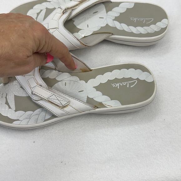 Clark's faux leather flip flops women's size 9 white adjustable - Picture 4 of 6